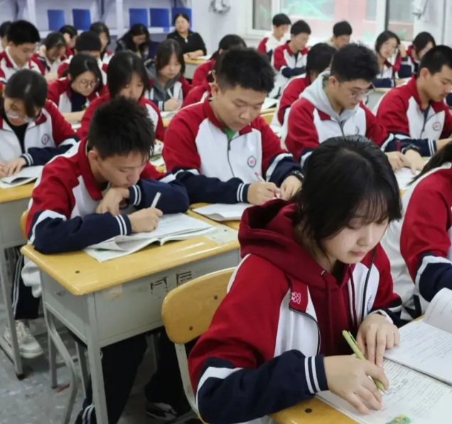 课例凸显了学术深度与策引导学生用首都鲜活实践验证教材理论 课例凸显了学术深度与策引导学生用首都鲜活实践验证教材理论